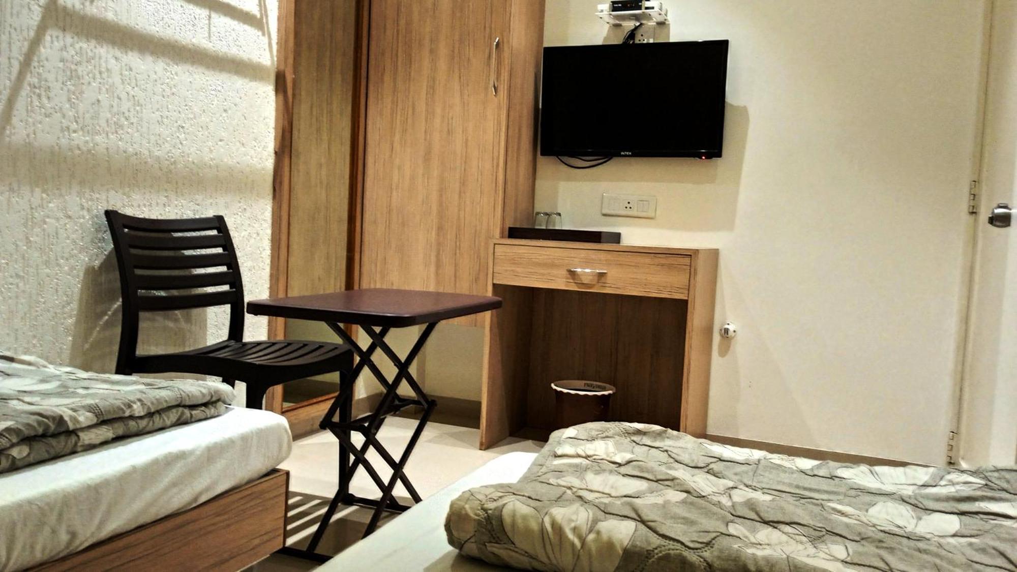 Hotel Ramniwas Jalgaon Экстерьер фото