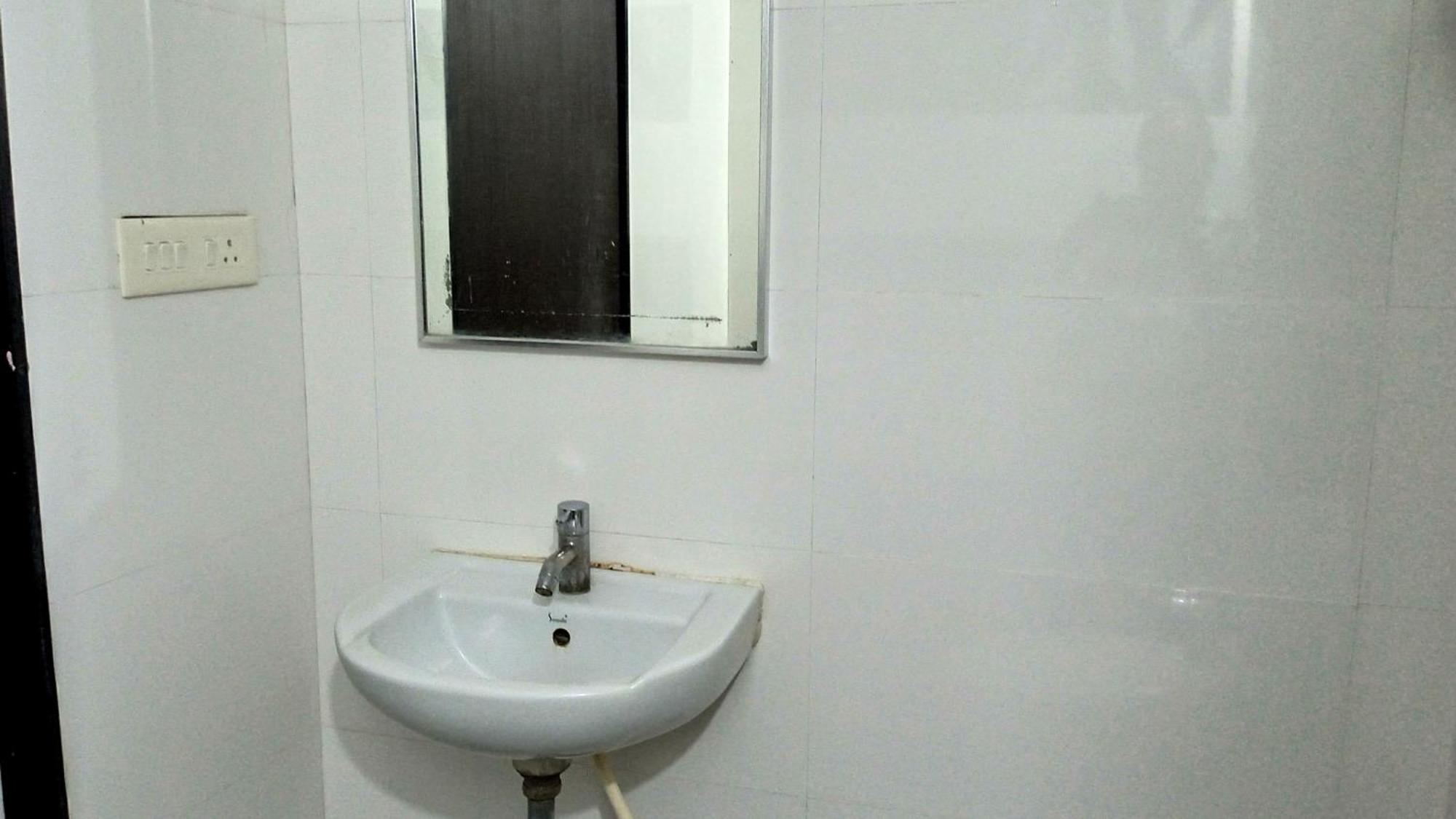 Hotel Ramniwas Jalgaon Экстерьер фото