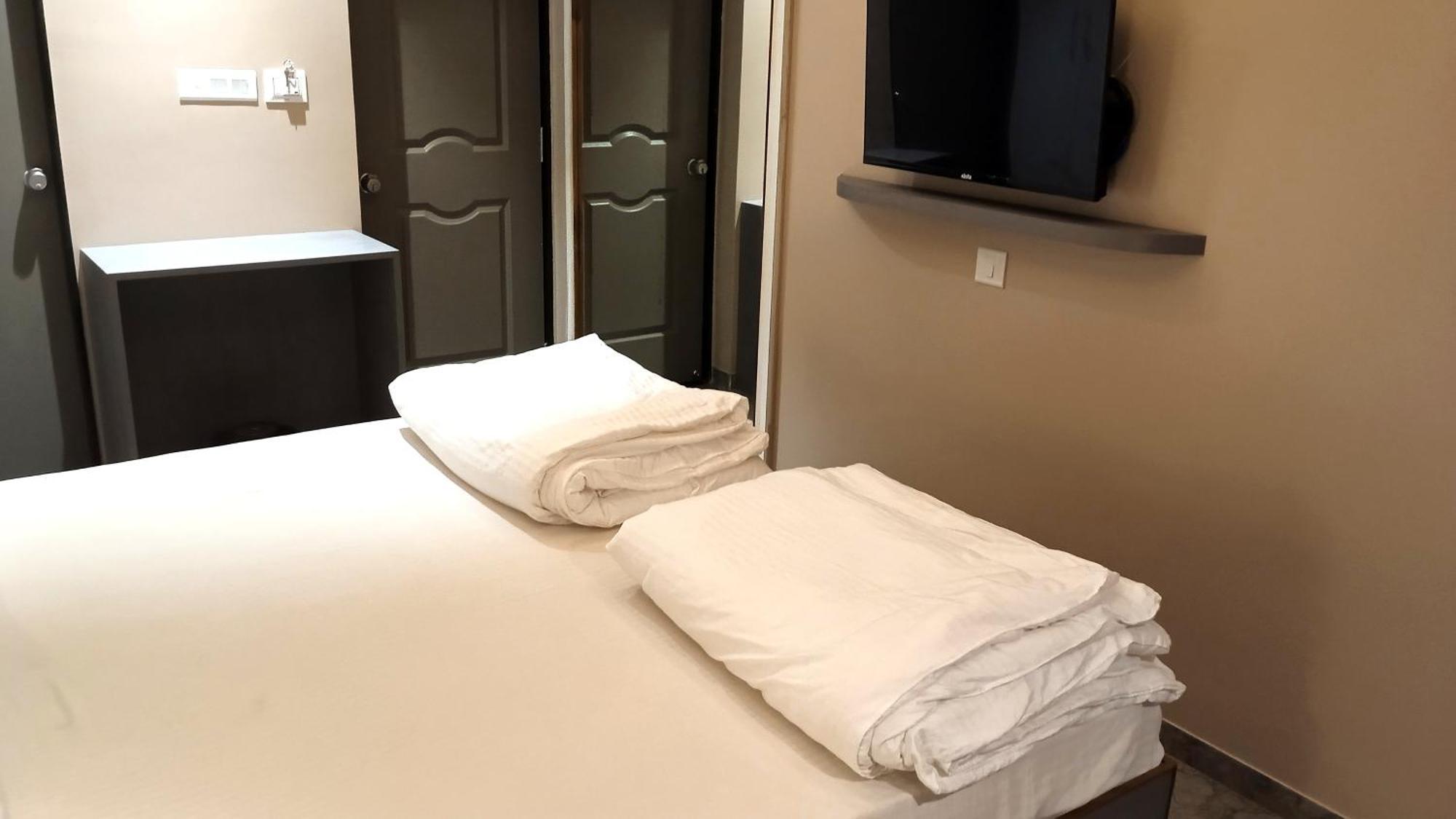 Hotel Ramniwas Jalgaon Экстерьер фото