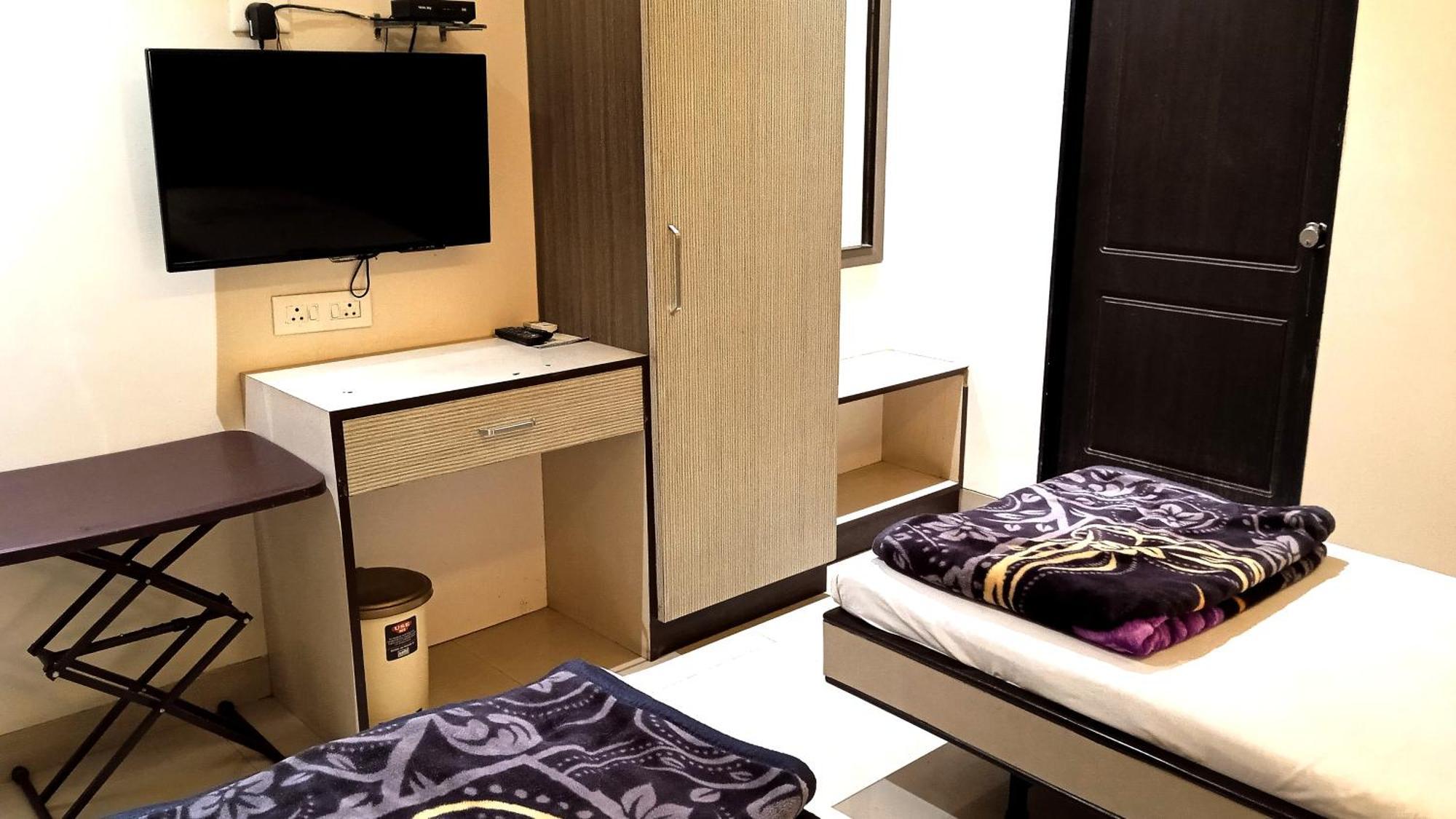 Hotel Ramniwas Jalgaon Экстерьер фото