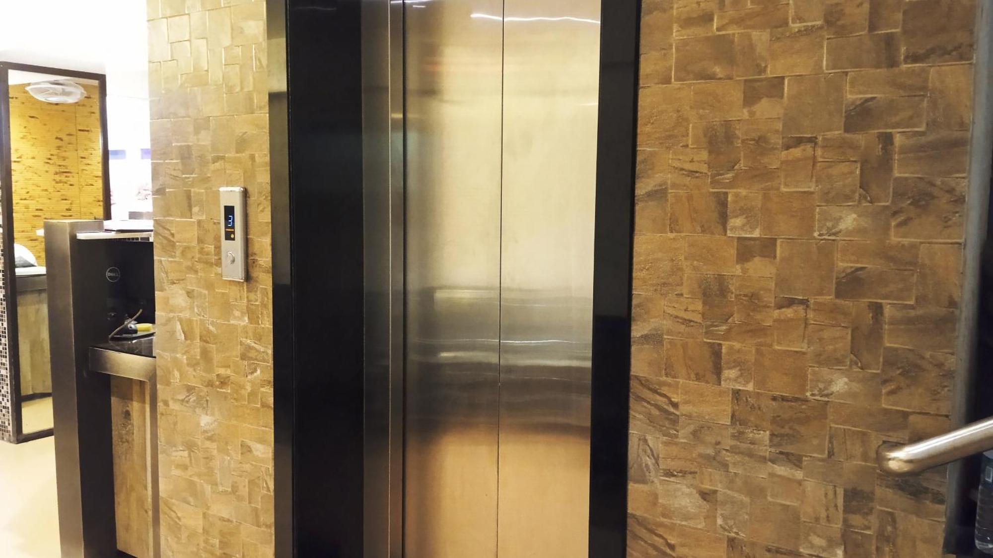Hotel Ramniwas Jalgaon Экстерьер фото